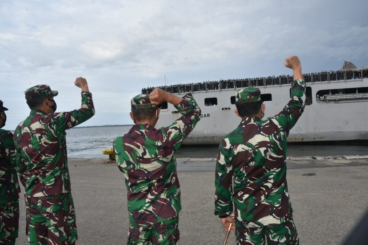 Amankan Perbatasasn, Ratusan Yonif 611 AWL ke Papua