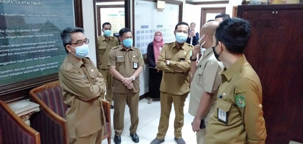 Ardiansyah Sebelum Kerja, Sambangi Sejumlah Pegaai Setda Kutim