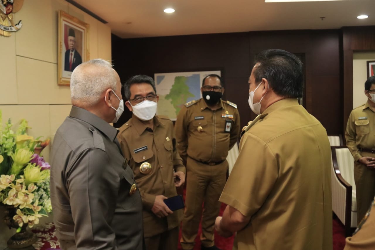 Isran Bernostalgia Dengan Ardiansyah