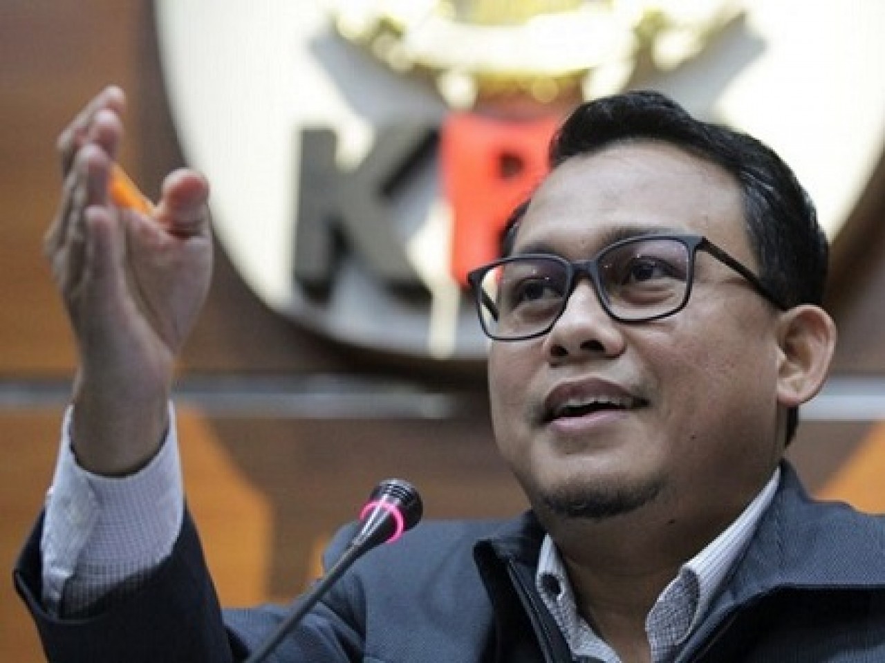 Ismu dan Istrinya Diserahkan KPK  ke Lapas Tanggerang
