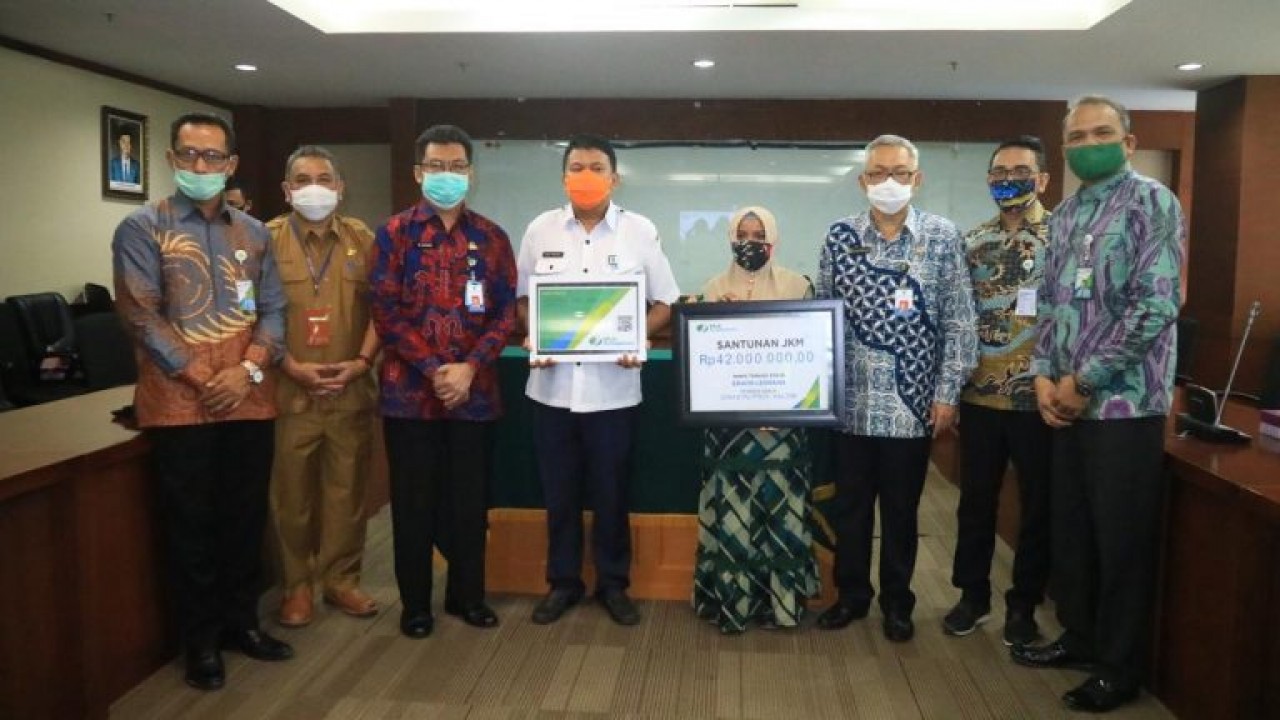 Isran Pertahankan Honorer