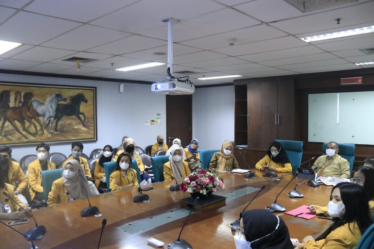 Mahasiswa Unmul Belajar Menulis Berita di Biro ADPIM Kaltim