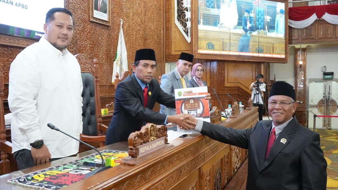 Semua fraksi di DPRD Kutim Sepakat Raperda Pertanggungjawaban APBD 2025 Masuk Tahap Pembahasan di Komisi.