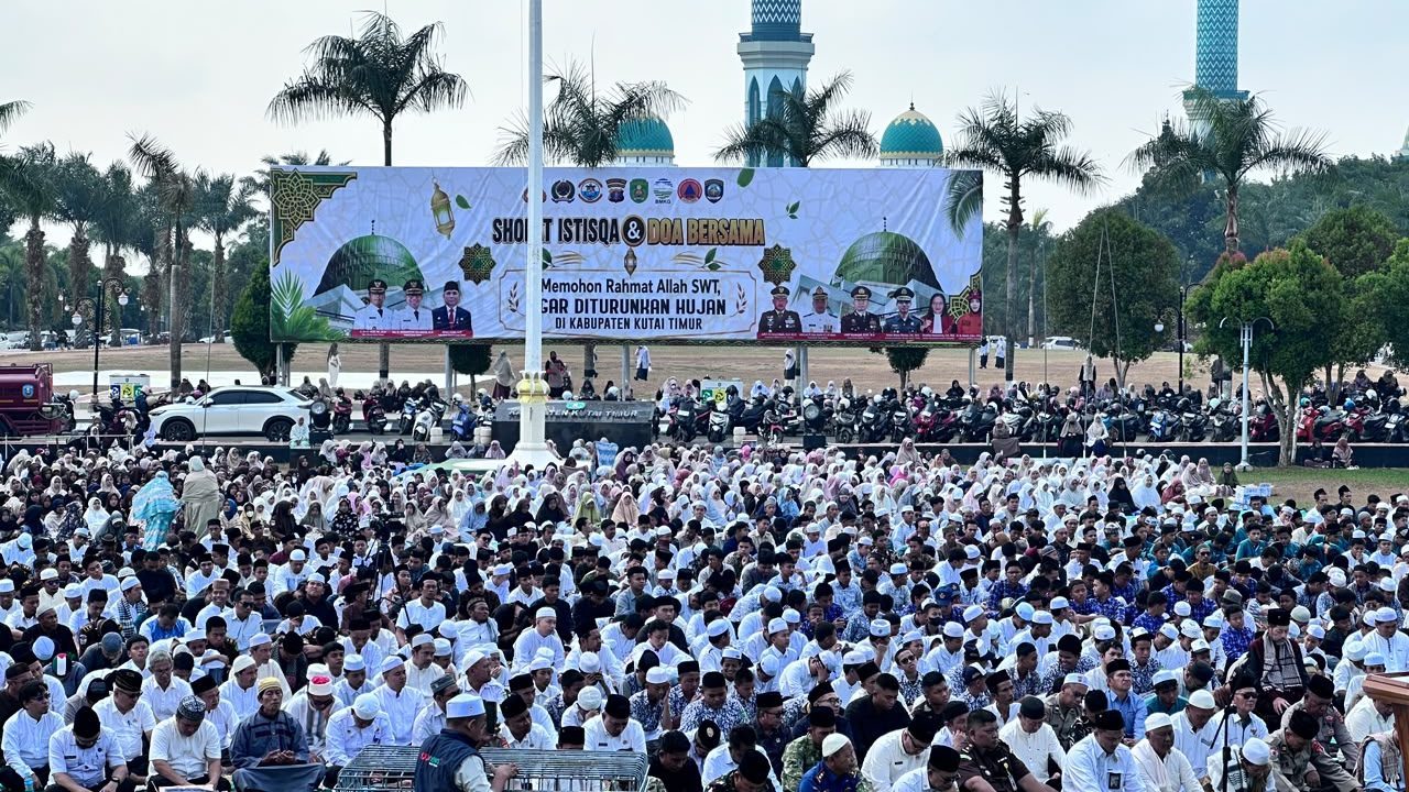 Allah kabulkan doa warga Sangatta, hujan deras guyur sebagian Sangatta.