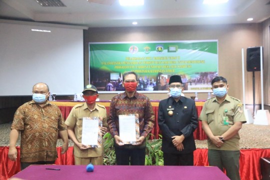Kades dan Kepala Adat Dukung (FCPF-CF). 
