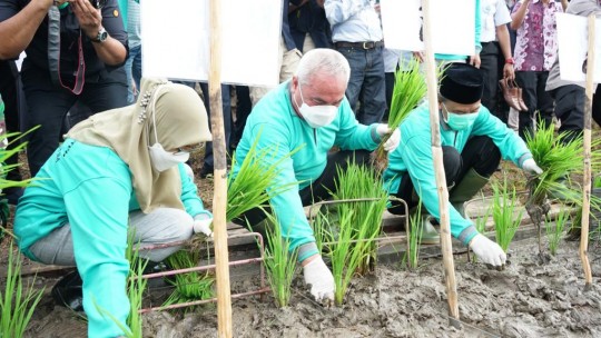 Isran : Jaga Lahan Pertanian, Jangan Dijadikan Pemukiman