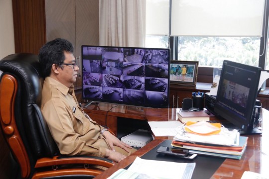 Pers Membantu Pemerintah dan Masyarakat