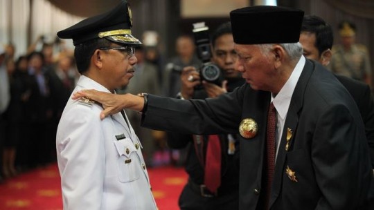 Ardiansyah Pakai Baju Lama Saat Dilantik