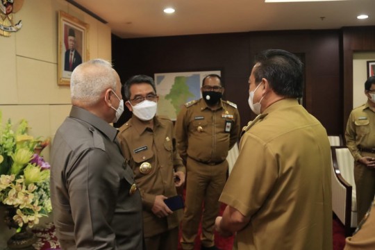 Isran Bernostalgia Dengan Ardiansyah