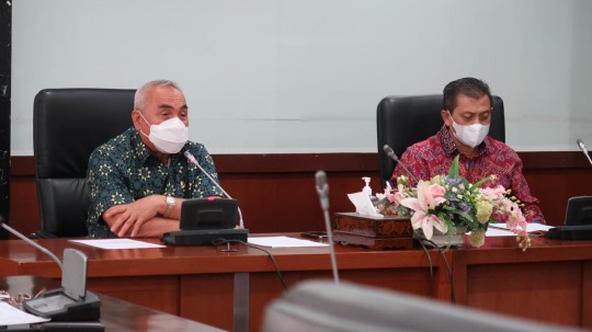 Gubernur Isran Santuni Keluarga Korban Covid 19 Sebesar Rp10 Juta