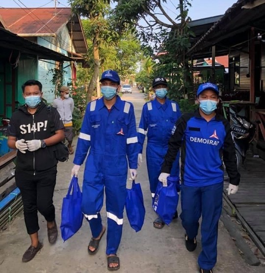 Irwan Sediakan 500 Porsi Nasi Bagi Warga Isoman