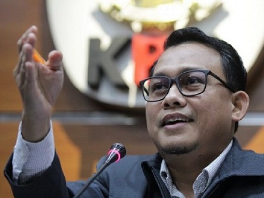 Ismu dan Istrinya Diserahkan KPK  ke Lapas Tanggerang