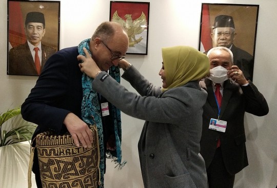 Bupati Sri Perlihatkan Keindahan Berau ke Hans Brattskar 