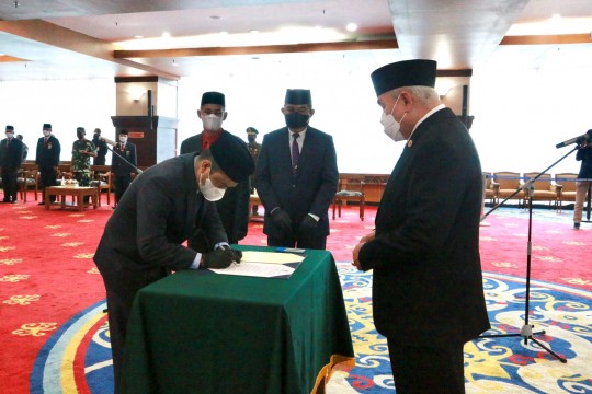 Riza Dilantik Jadi Pj Sekda Kaltim
