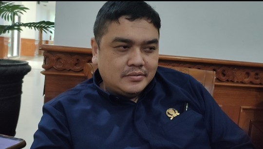 Beda Data, Pansus Hentikan Pertemuan