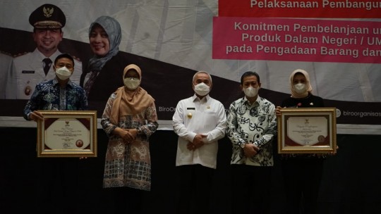 Bappenda dan DPMPTSP Terbaik Dalam Pelayanan Publik