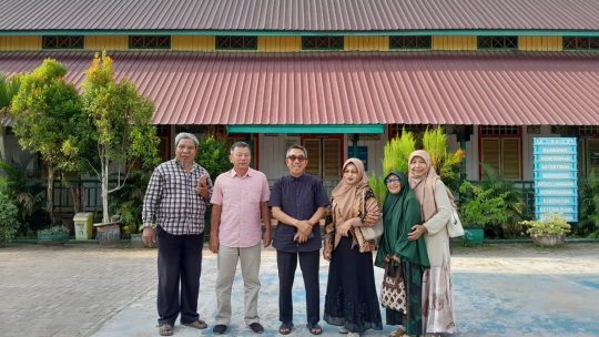 di mata hendrik  Didi mau  berteman dengan siapa saja